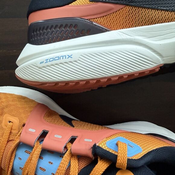 Size 10.5 - Nike Air Zoom Vomero 16 Light Curry Dark Obsidian - Picture 10 of 10